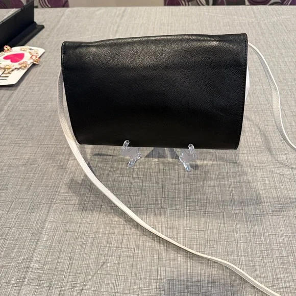 Furla Leather Black and White Clutch with removable crossbody/shoulder strap - Picture 2 of 12